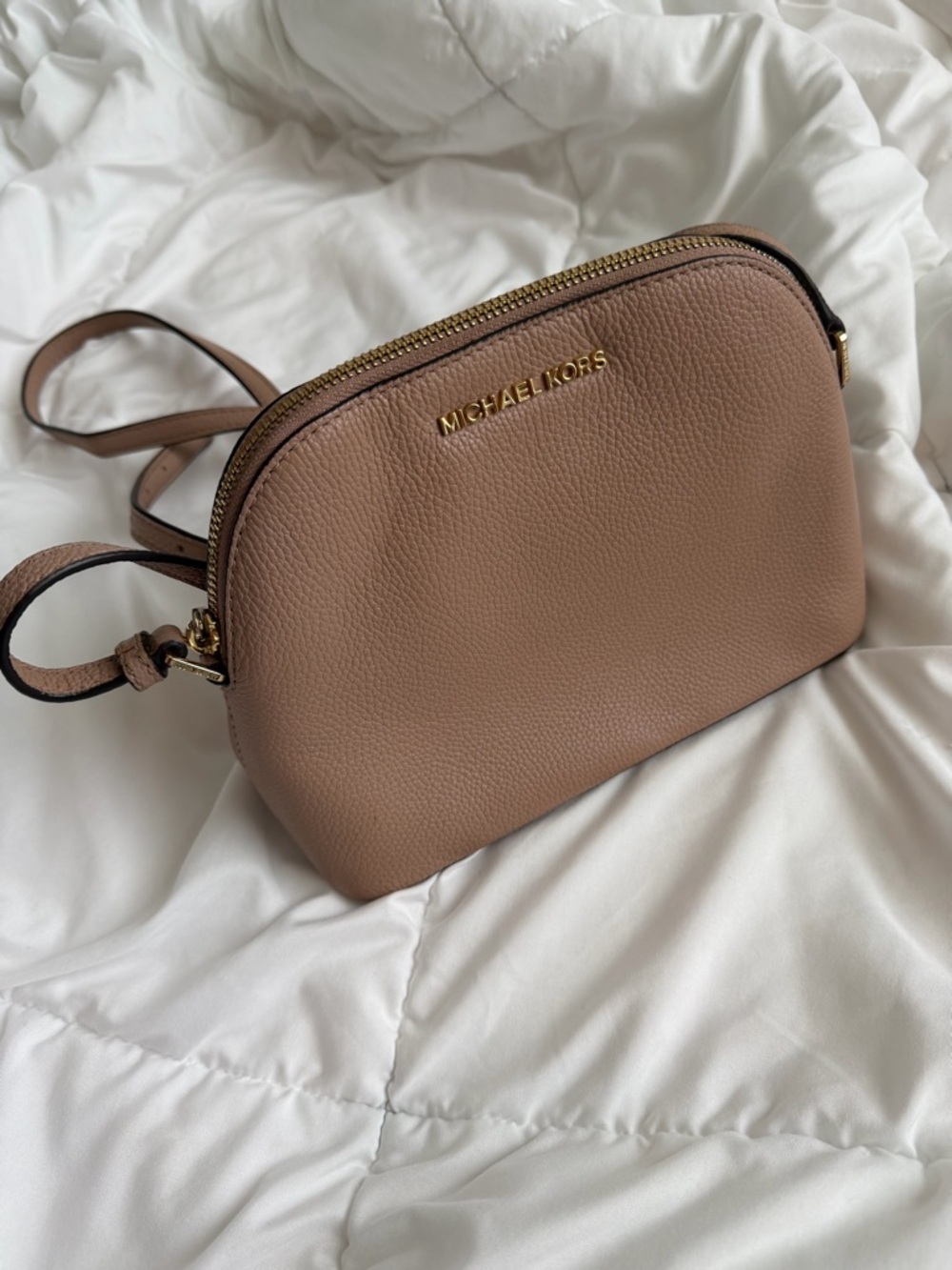 Michael Kors Pebbled Leather Dome Crossbody in Taupe Blush